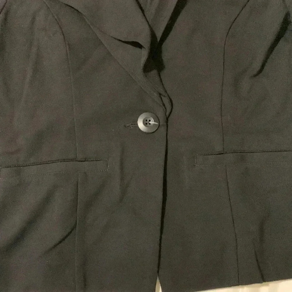 Women’s CAbi Absolute Ponte  Asymmetric Ruffle Blazer Jacket Black Small EUC - Picture 4 of 11